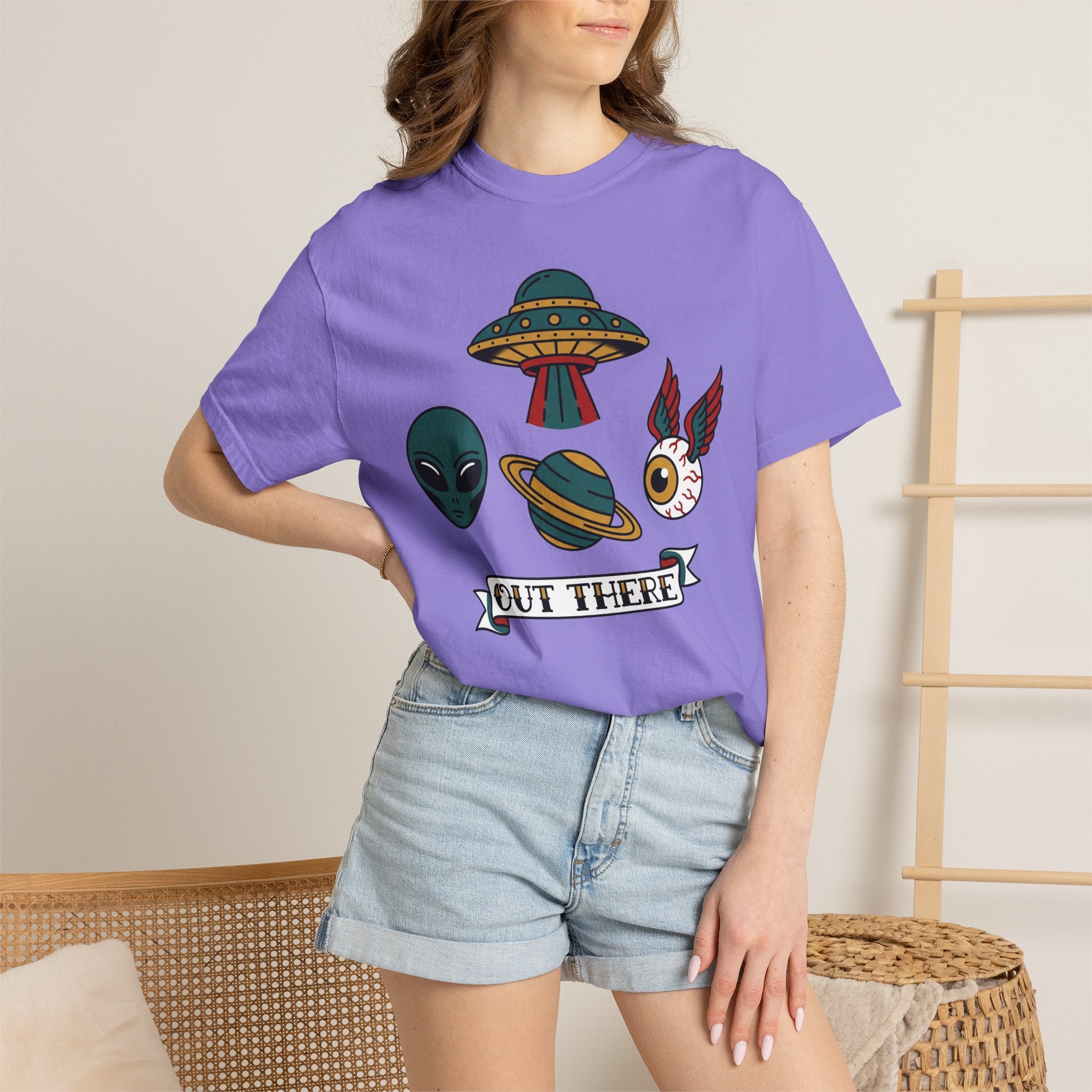 Lavender T-shirt with alien face, UFO, cat graphic on the chest