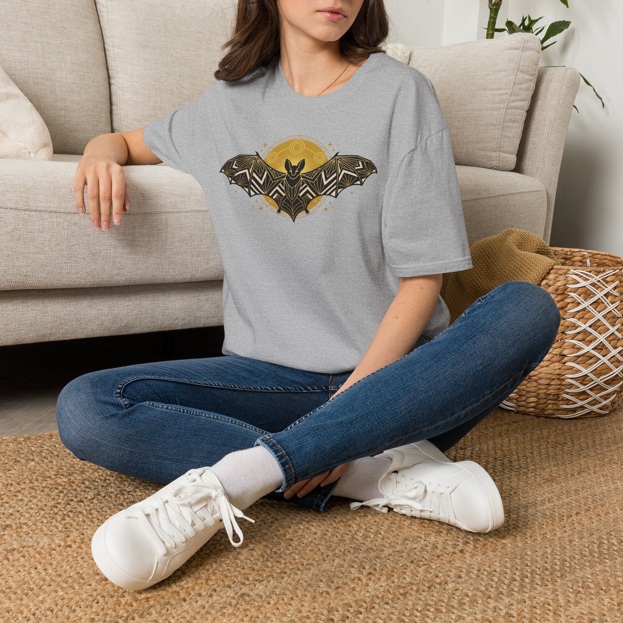 Sport grey bat graphic T-shirt with crew neck and short sleeves
