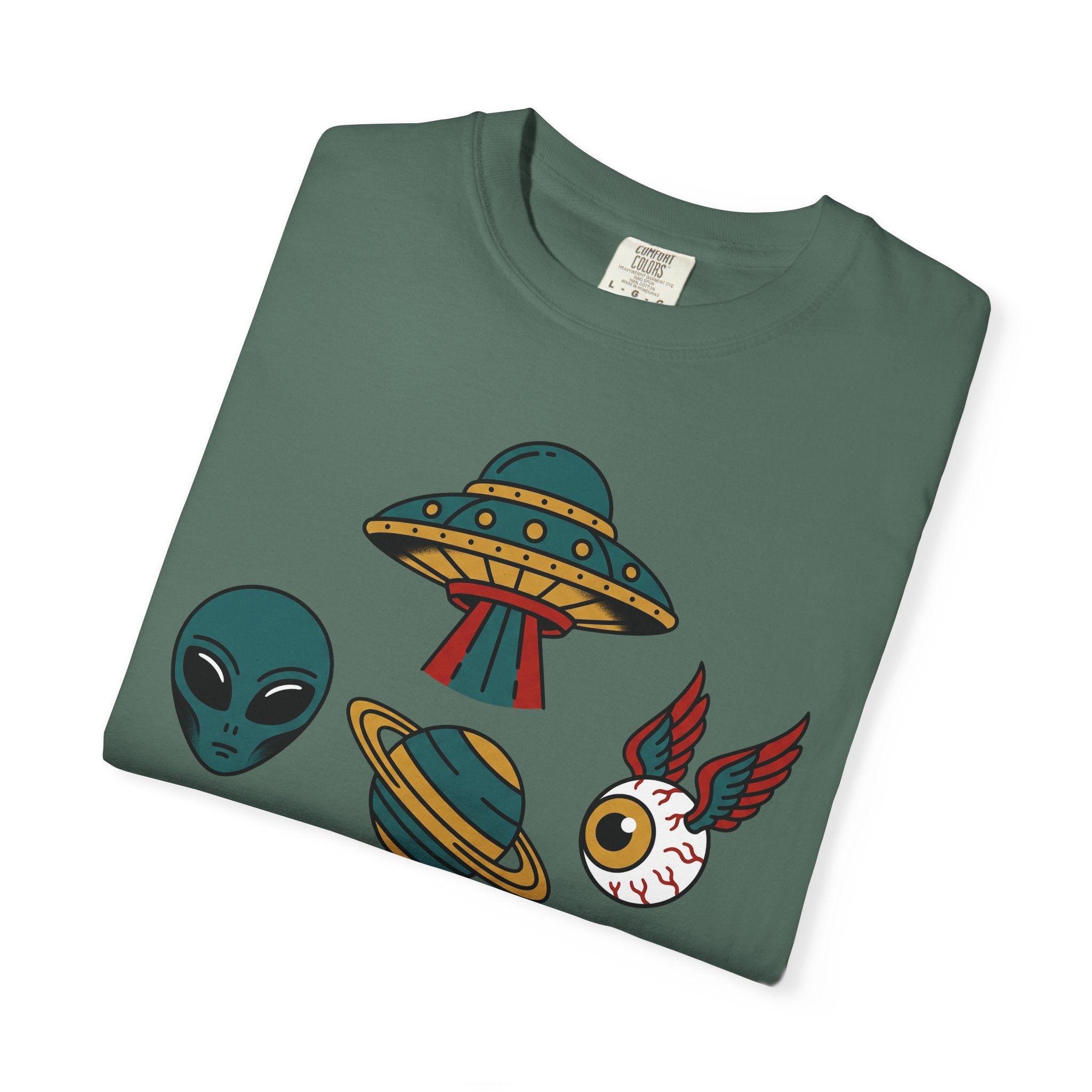 Green crew-neck T-shirt with alien and UFO graphic print