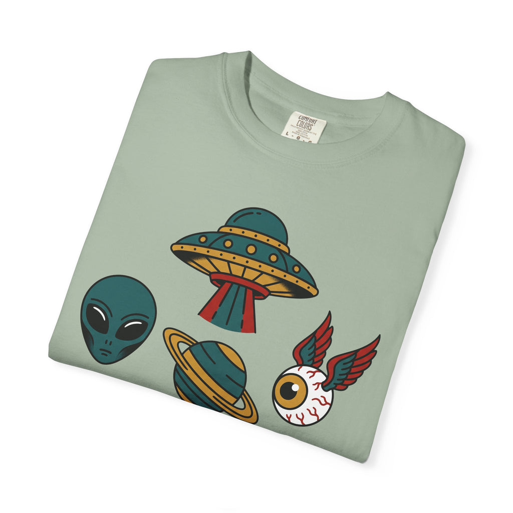 Alien UFO patchwork graphic T-shirt, light green short-sleeve with UFO and alien face print